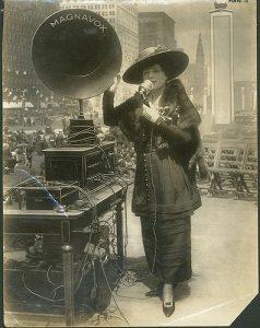 Fritzi Scheff demonstrating Magnavox for Fifth Liberty Loan in New York City, 1895. Powerhouse Museum